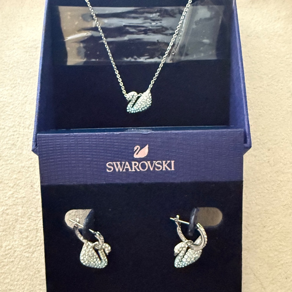 Swarovski Iconic Swan Crystal Blue Ombre Necklace and Earrings Set